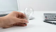 Rädda familjens budget: 5 prisvärda sätt att sänka elkostnaderna