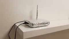 Ska du linda in din wifi-router i aluminiumfolie? Här är vad som faktiskt händer